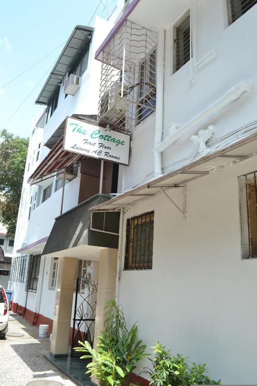 The Cottage Mumbai Exteriör bild